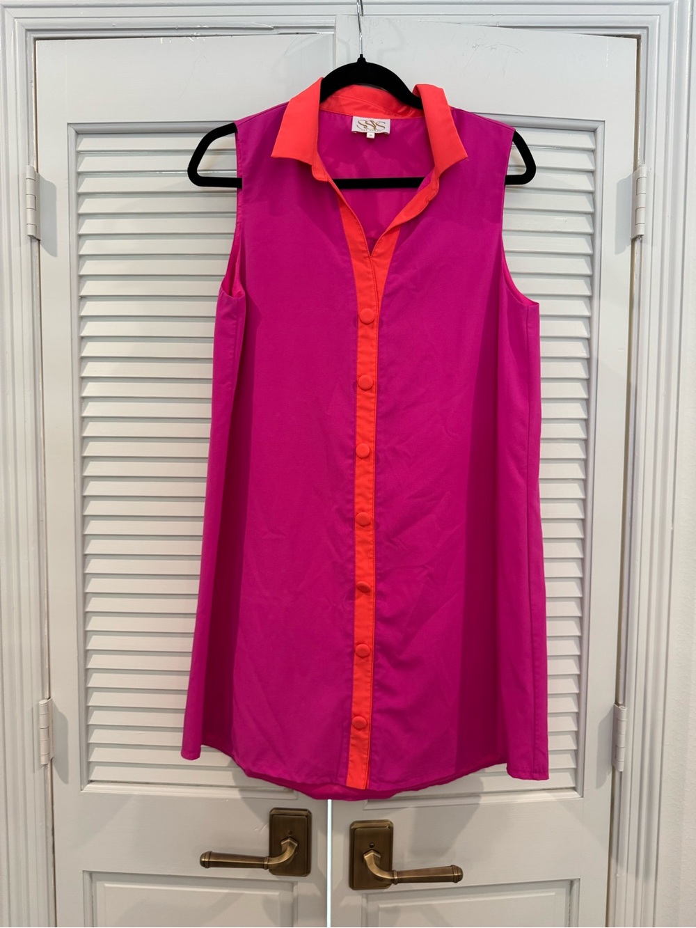Sleeveless Button-Down Dress Shirt in Pink with Coral Trim
